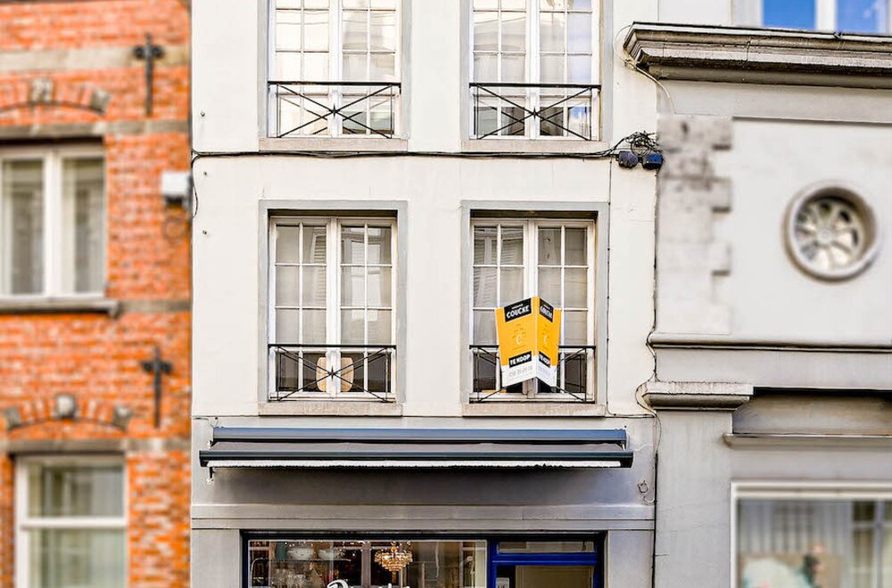 charmant-handelspand-met-woonst-aparte-ingang-op-topligging-in-het-hart-van-brugge002.jpg