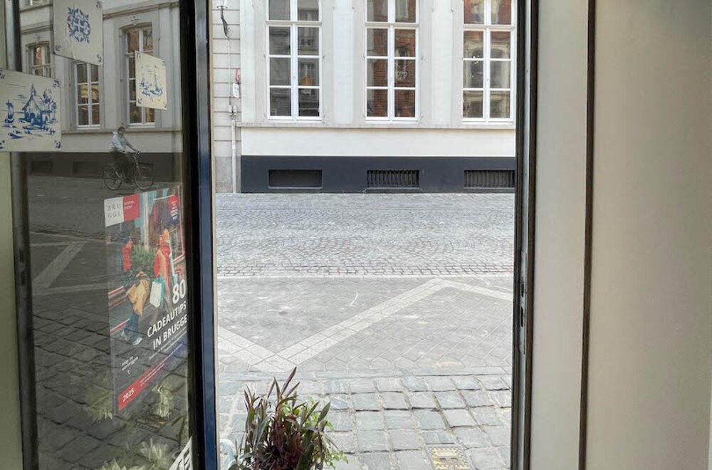charmant-handelspand-met-woonst-aparte-ingang-op-topligging-in-het-hart-van-brugge003.jpg