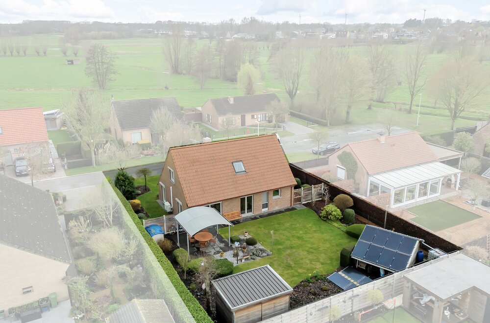 open-bebouwing-met-tuin-zonnepanelen-en-garage025.jpg