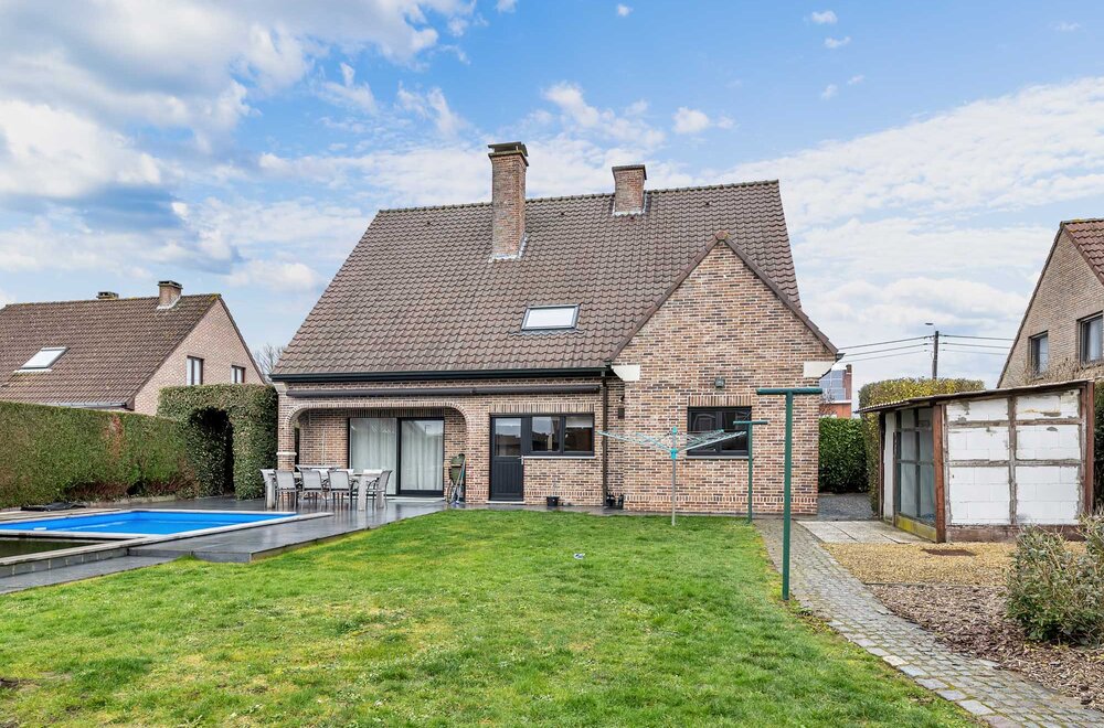 landelijk-stijlvolle-villa-die-recent-werd-gerenoveerd014.jpg