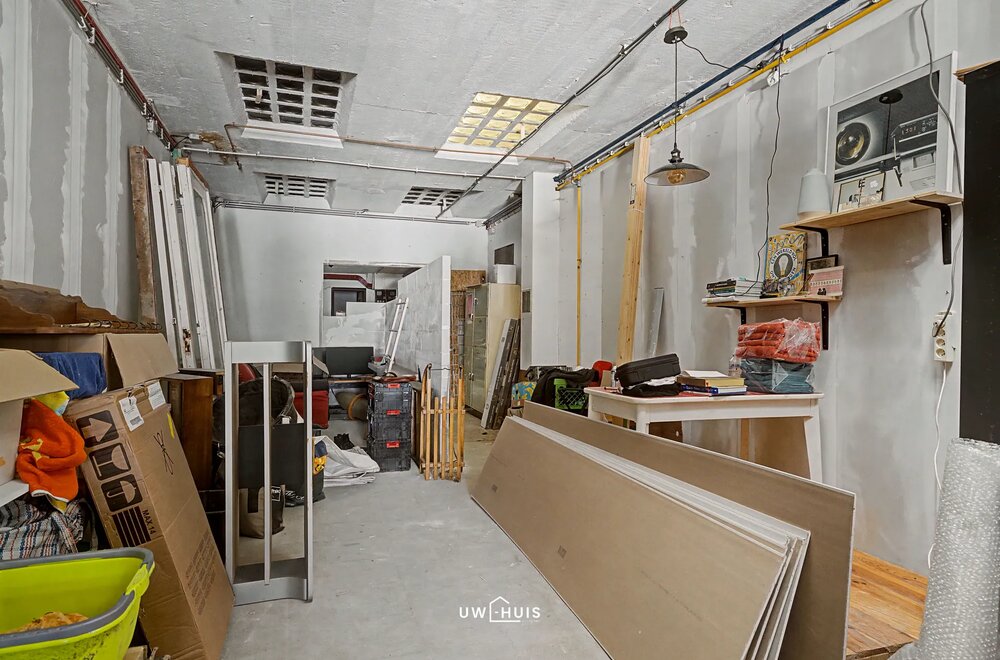 te-renoveren-woning-met-magazijn-op-centrale-locatie007.jpg