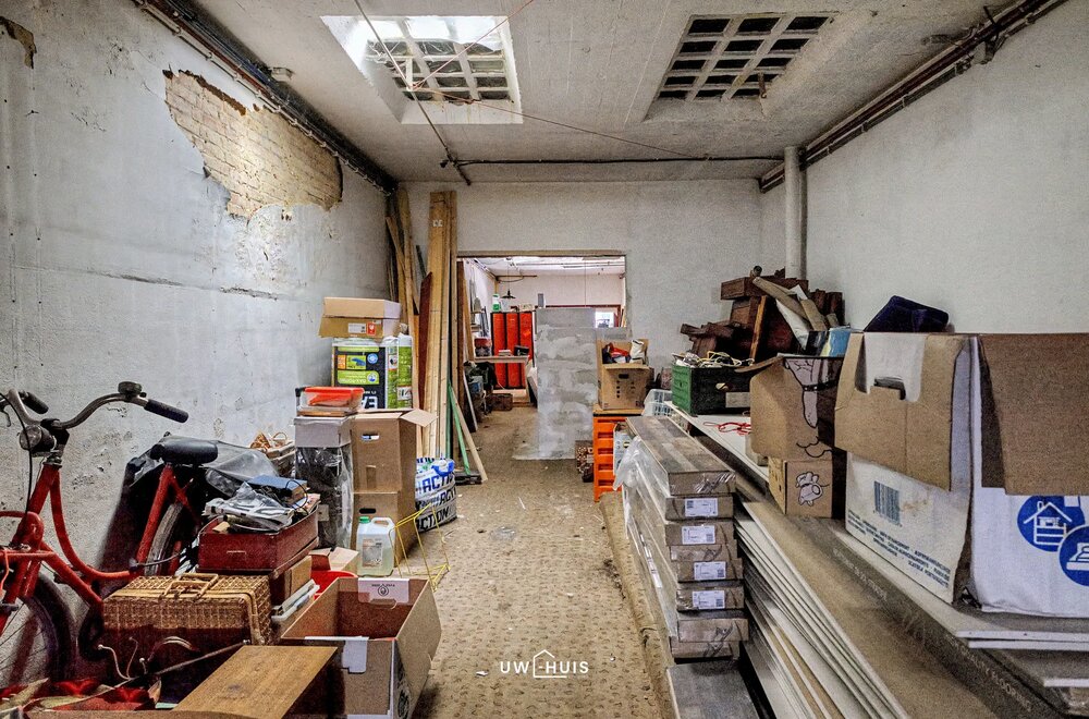 te-renoveren-woning-met-magazijn-op-centrale-locatie008.jpg
