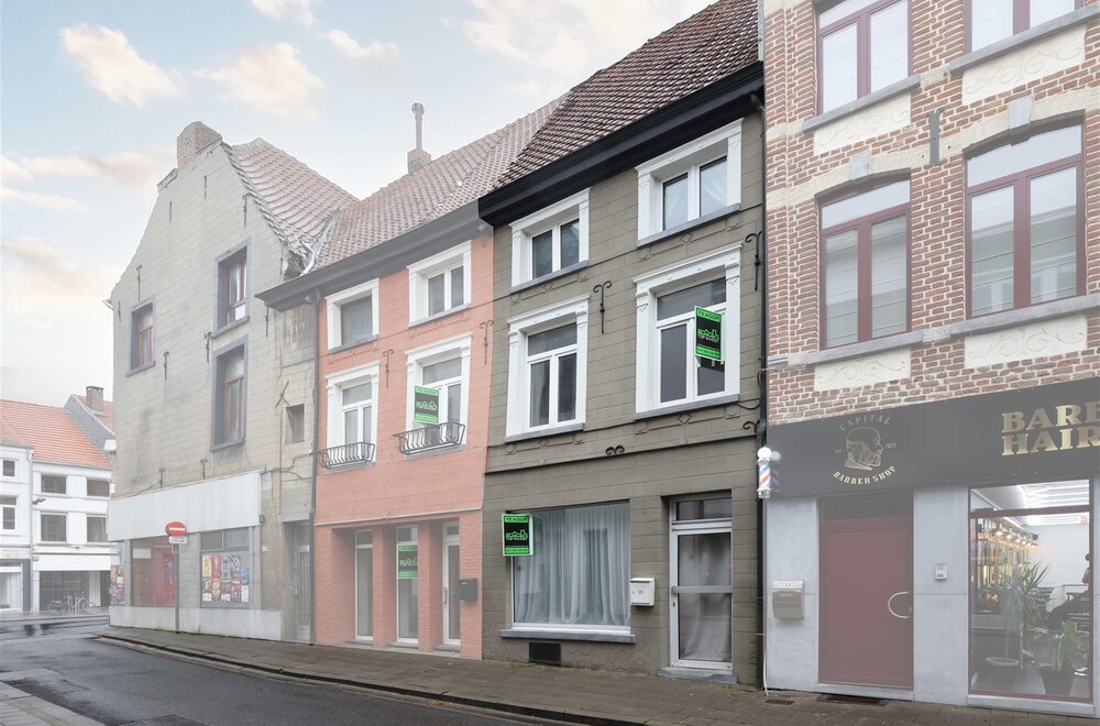 zeer-gunstig-gelegen-stadswoning-met-2-slaapkamers-opbrengsteigendom001.jpg