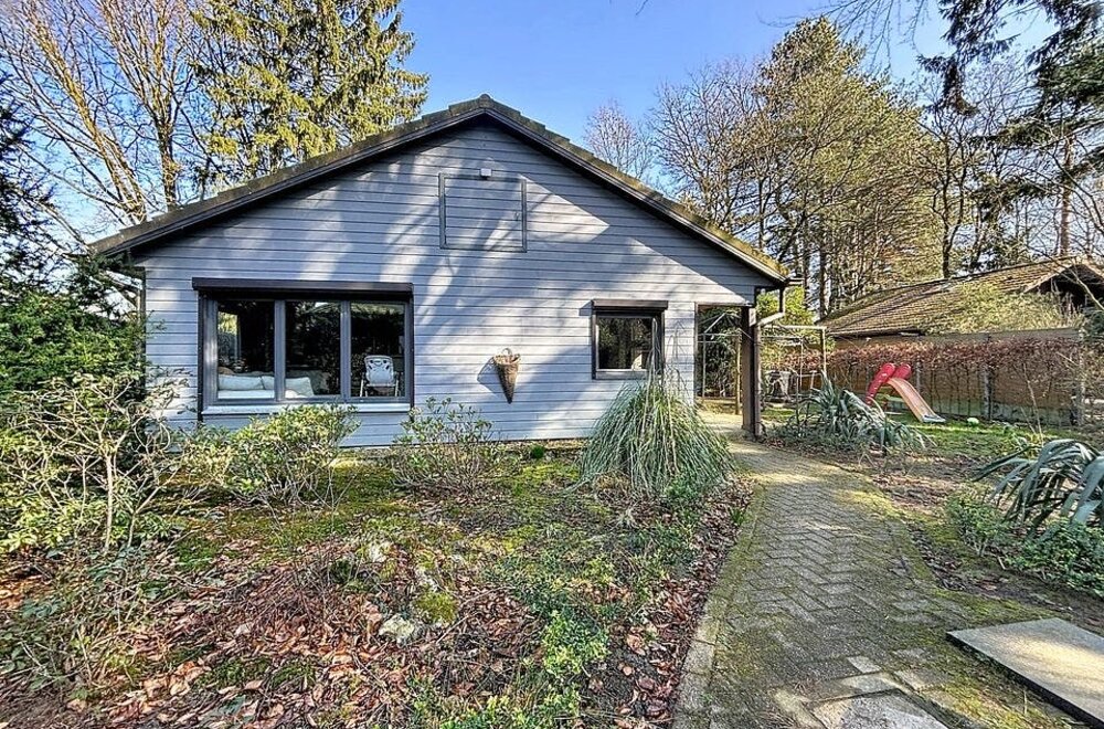 bungalow-te-koop-in-groene-en-bosrijke-omgeving-in-gooreind001.jpg