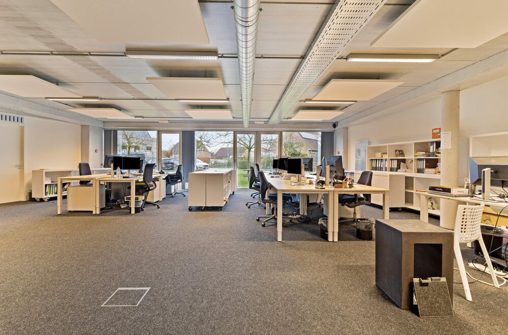 opbrengsteigendom-bestaande-uit-een-kantoorgebouw-te-koop004.jpg