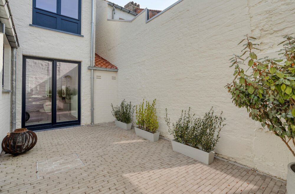kwalitatief-gerenoveerd-huis-met-3-slaapkamers-in-brugge006.jpg