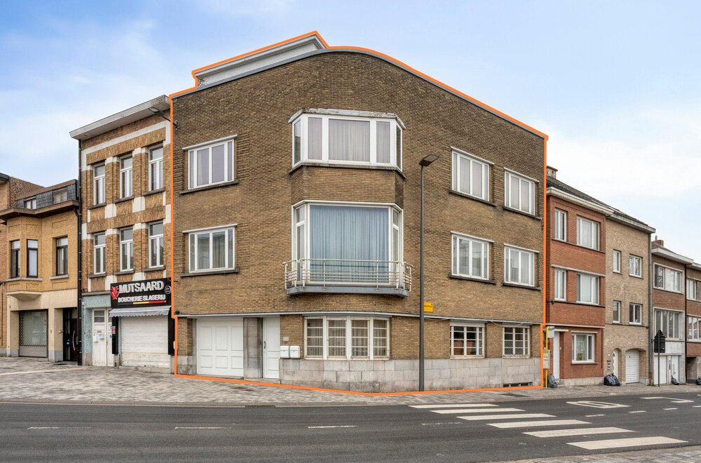 uniek-opbrengstgebouw-op-toplocatie-met-garage-in-strombeek001.jpg