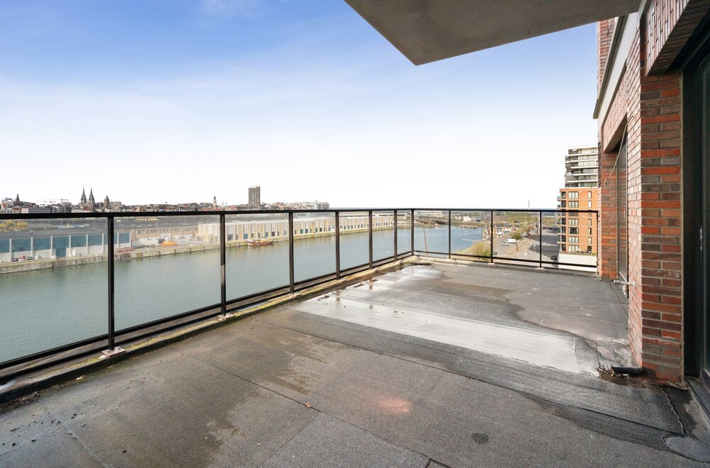 uitzonderlijk-appartement-met-prachtig-zeezicht-op-de-oosteroever002.jpg