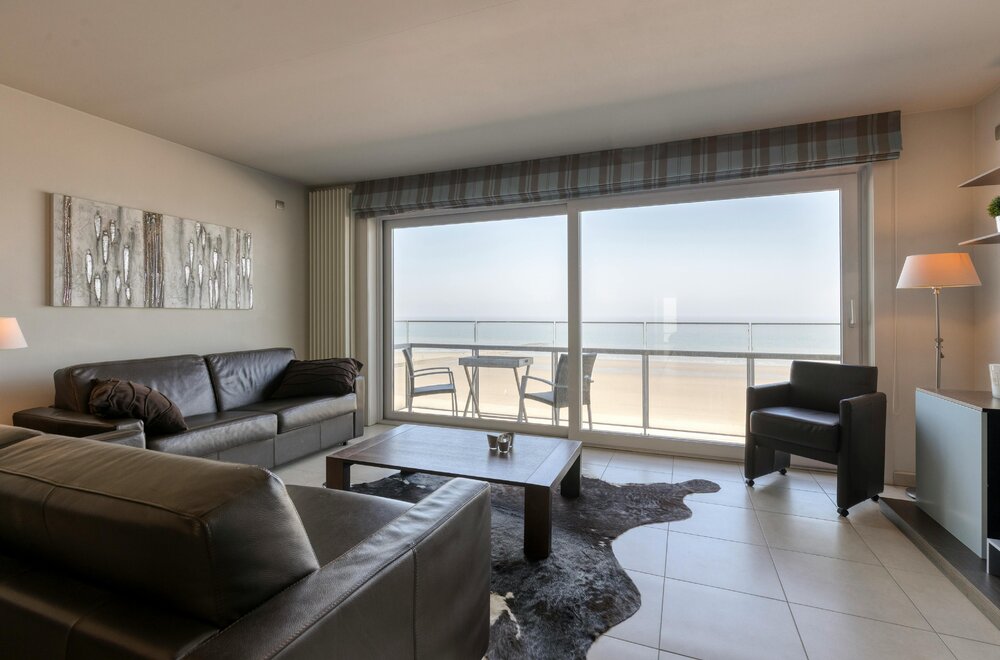 gemeubeld-appartement-koop-in-blankenberge-met-zeezicht002.jpg