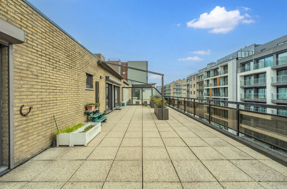 instapklaar-dakappartement-met-royale-terrassen-op-centrale-ligging-002.jpg
