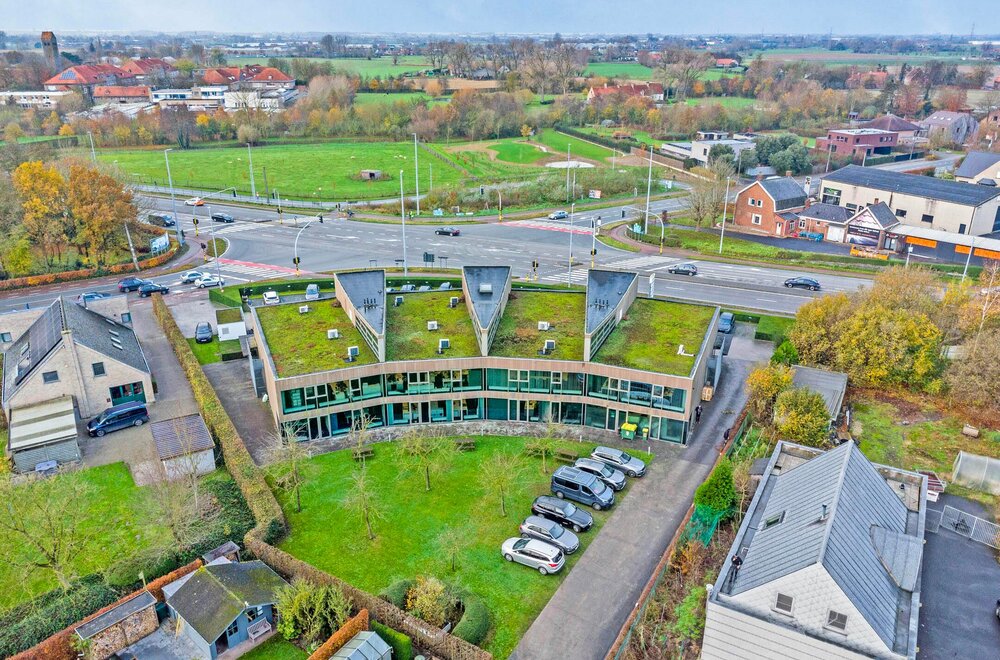 opbrengsteigendom-bestaande-uit-een-kantoorgebouw-te-koop016.jpg