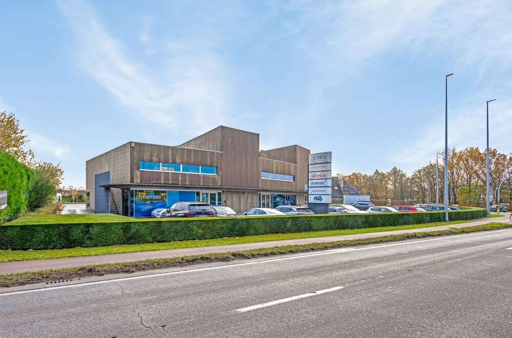 opbrengsteigendom-bestaande-uit-een-kantoorgebouw-te-koop020.jpg