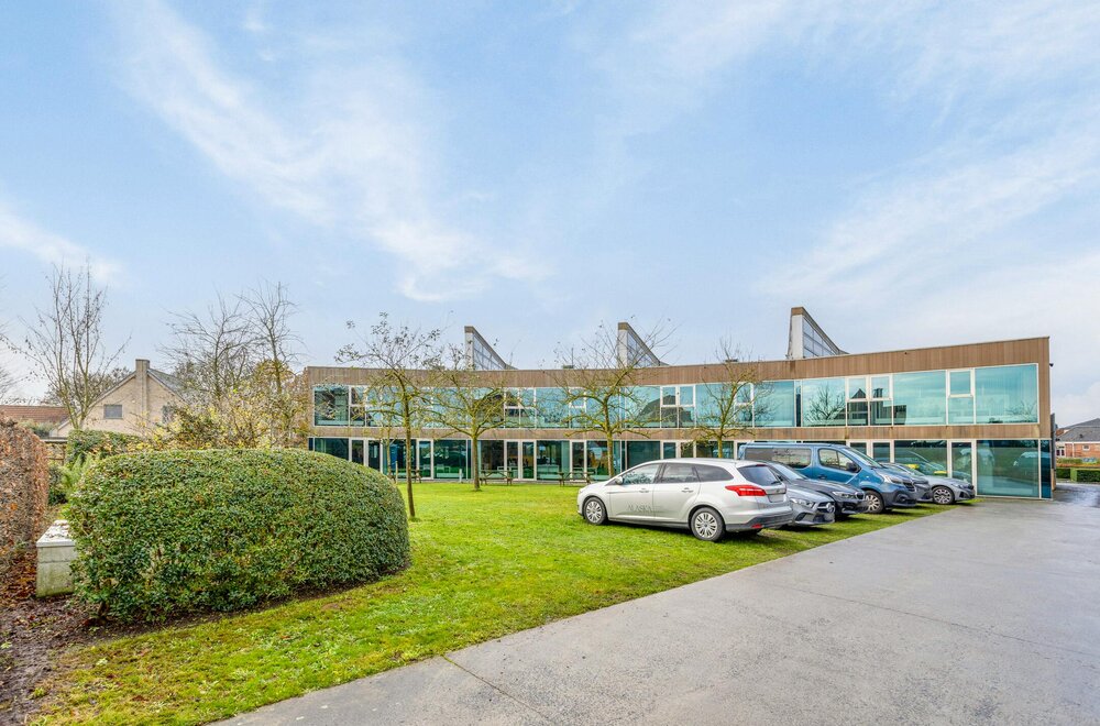 opbrengsteigendom-bestaande-uit-een-kantoorgebouw-te-koop028.jpg