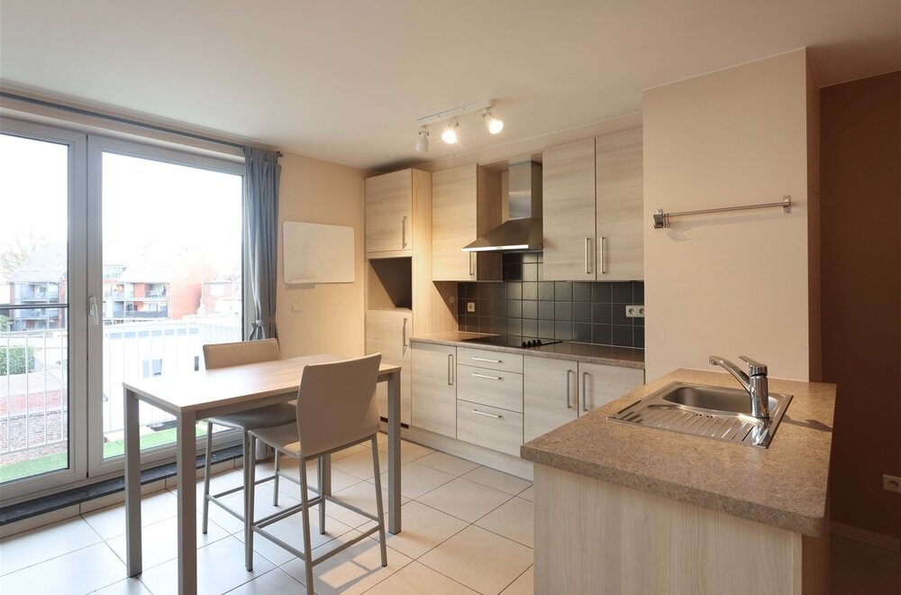energiezuinig-appartement-met-een-zeer-gunstige-ligging-in-hartje-sint-truiden-004.jpg