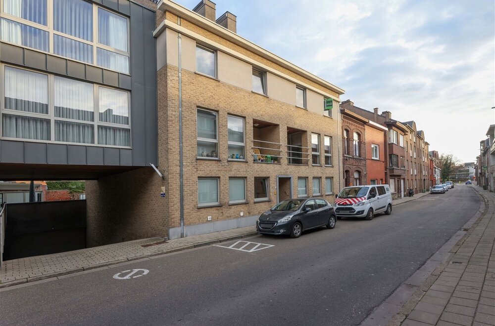 energiezuinig-appartement-met-een-zeer-gunstige-ligging-in-hartje-sint-truiden-010.jpg