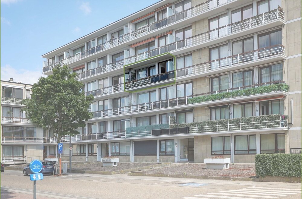 knap-gerenoveerd-appartement-met-2-slaapkamers-zonnig-terras-n-autostaanplaats-op-gunstige-locatie013.jpg