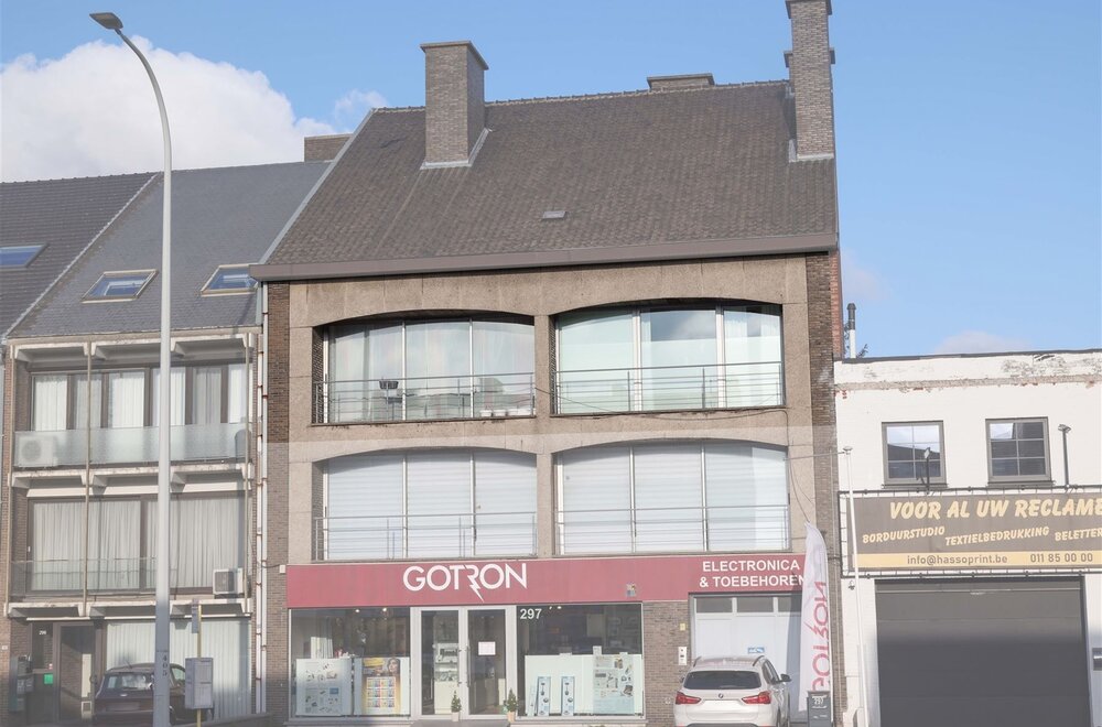 centraal-gelegen-lichtrijk-appartement-met-2-slaapkamers-n-terras-nabij-het-centrum-van-hasselt009.jpg
