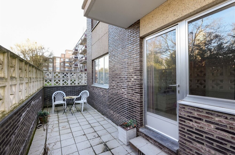 lichtrijk-gelijkvloers-appartement-met-2-slaapkamers-terras-n-garagebox-rustig-en-centraal-gelegen-011.jpg