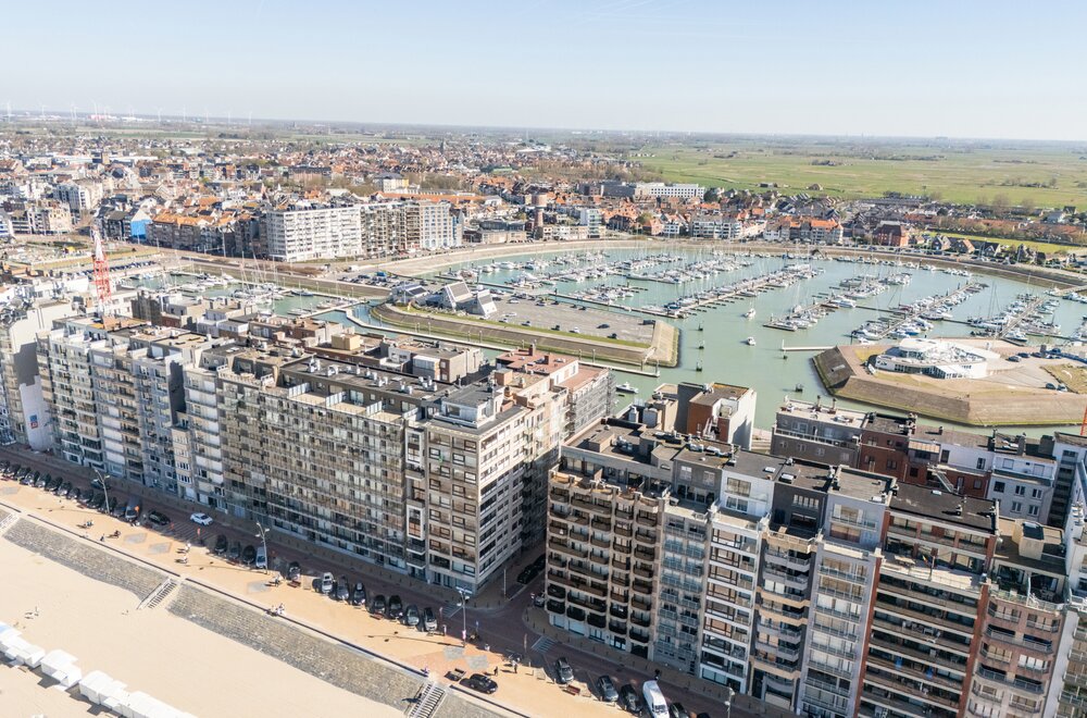 tweeslaapkamerappartement-met-zijdelings-zee-en-havenzicht001.jpg