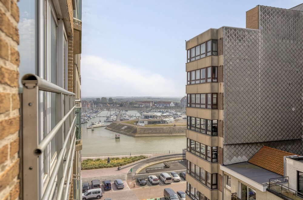 tweeslaapkamerappartement-met-zijdelings-zee-en-havenzicht002.jpg
