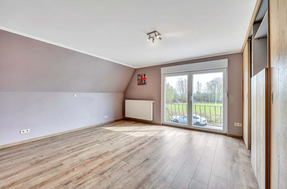 instapklare-woning-met-2-3-slaapkamers-en-tuin-te-wambeek-012.jpg