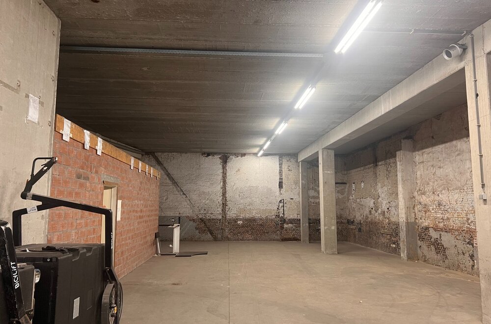 voormalig-fabriekspand-in-het-centrum-van-antwerpen-ideaal-voor-ontwikkeling-kantoren-wooneenheden003.jpg