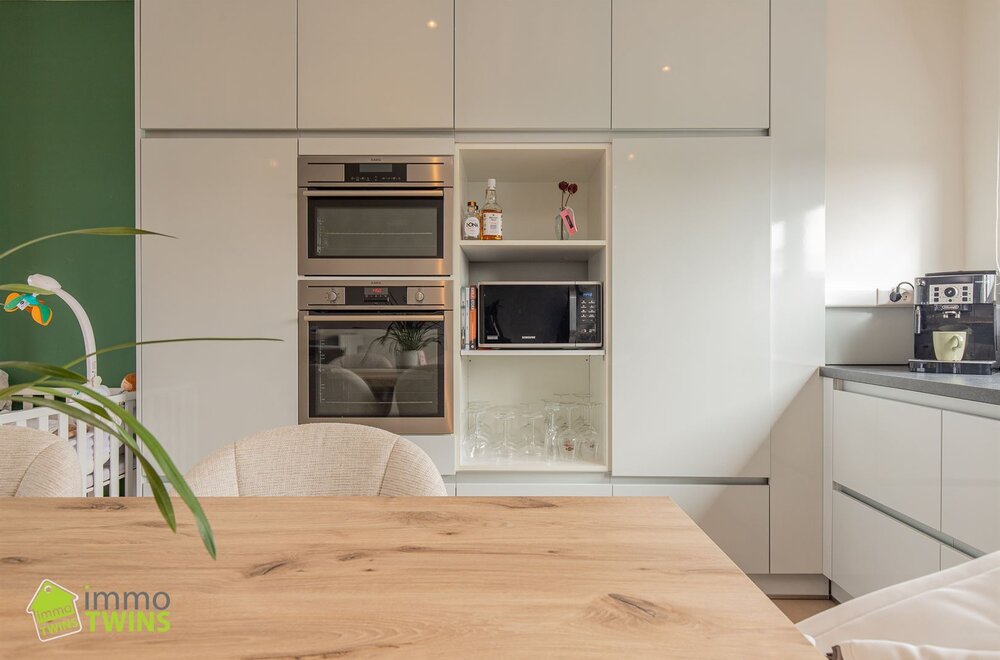 ruim-en-stijlvol-duplex-appartement-155m-met-garage-en-staanplaats-te-schoonaarde-dendermonde-008.jpg