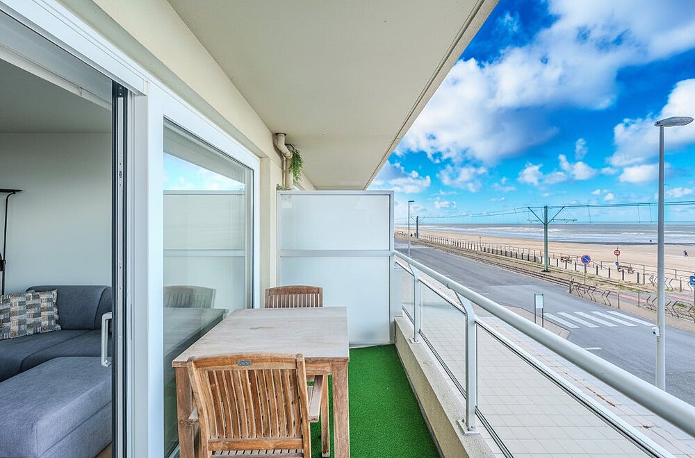prachtig-nslaapkamer-appartement-te-koop-op-de-zeedijk-te-middelkerke-011.jpg