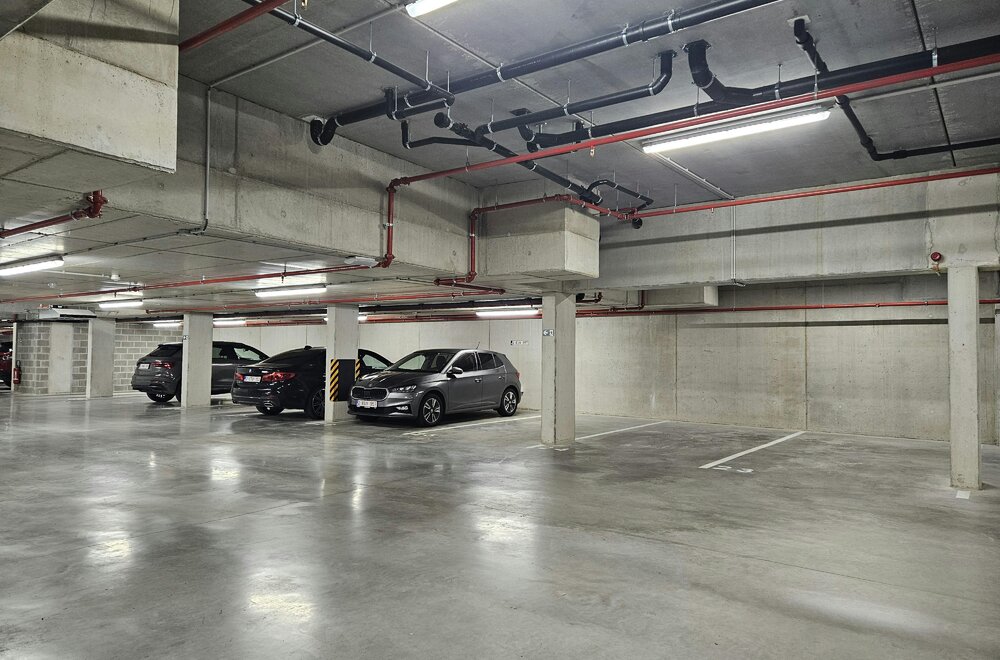 vlot-toegankelijke-parkeerplaats-in-brugge-centrum004.jpg