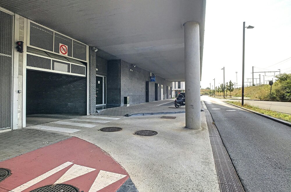 afgesloten-ondergrondse-staanplaats-nr-31-nabij-brugge010.jpg
