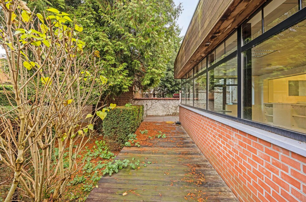 commerci-le-ruimte-met-duplex-appartement-te-koop-in-evere002.jpg