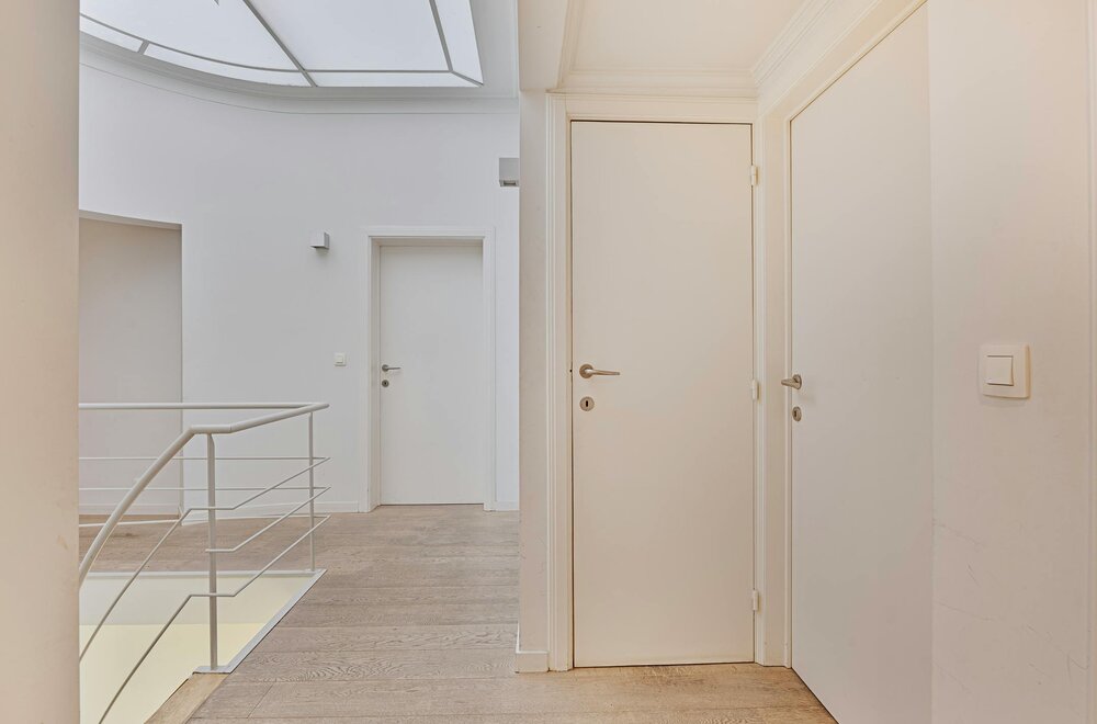 commerci-le-ruimte-met-duplex-appartement-te-koop-in-evere010.jpg