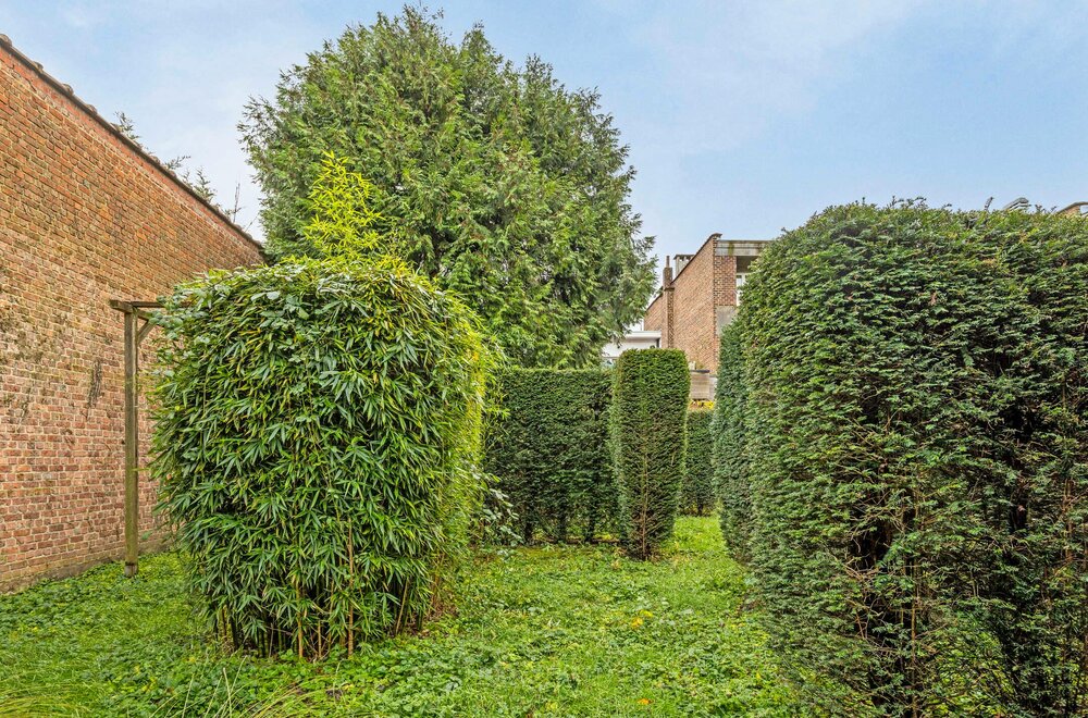 commerci-le-ruimte-met-duplex-appartement-te-koop-in-evere011.jpg