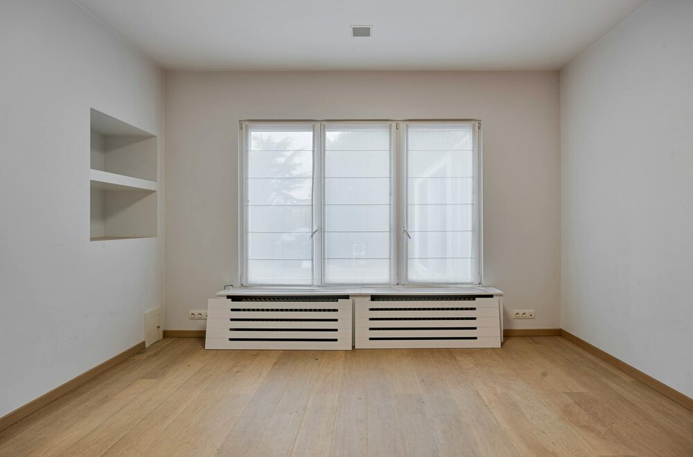 commerci-le-ruimte-met-duplex-appartement-te-koop-in-evere028.jpg
