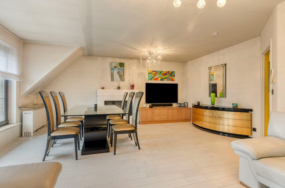 appartement-te-koop-met-dakterras-twee-kamers-en-garage-in-ieper004.jpg