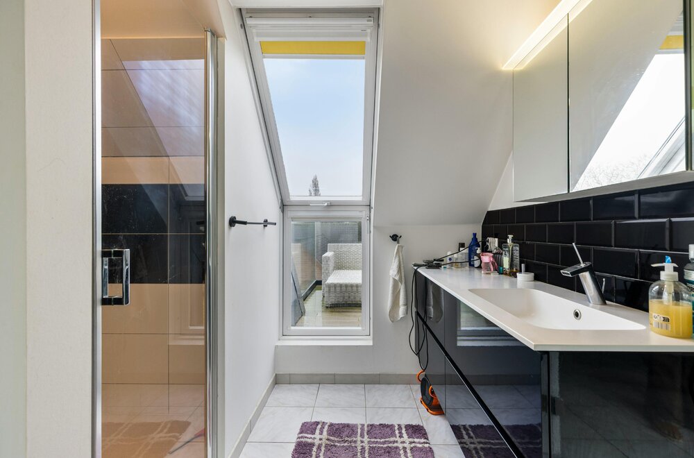 appartement-te-koop-met-dakterras-twee-kamers-en-garage-in-ieper019.jpg