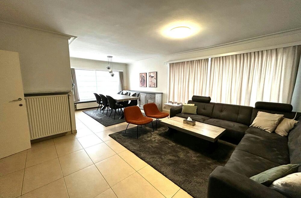 building-met-twee-verhuurde-appartementen-en-4-garages007.jpg