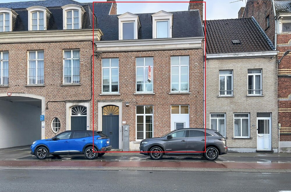 instapklaar-handelspand-met-woonst-te-koop-op-de-boelare-in-eeklo001.jpg