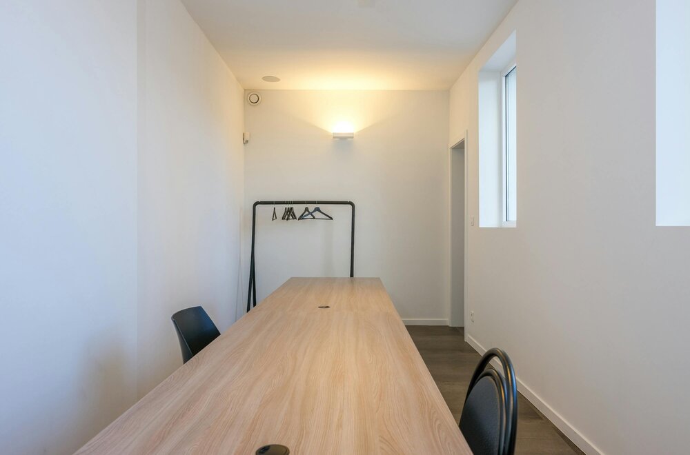 instapklaar-handelspand-met-woonst-te-koop-op-de-boelare-in-eeklo026.jpg
