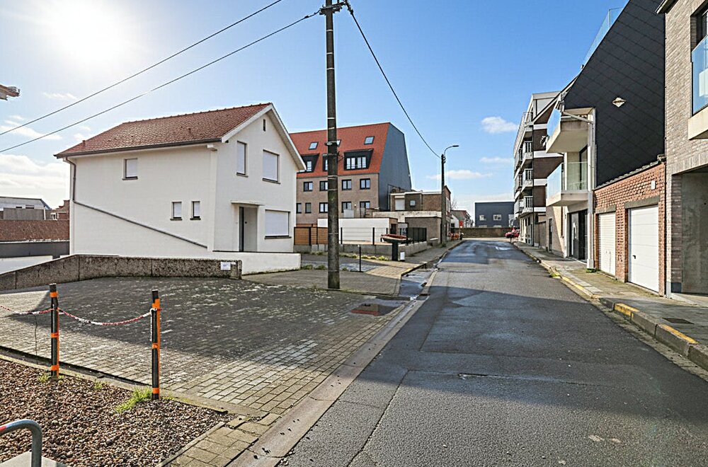 ruime-garagebox-op-topligging-te-duinenweg-006.jpg