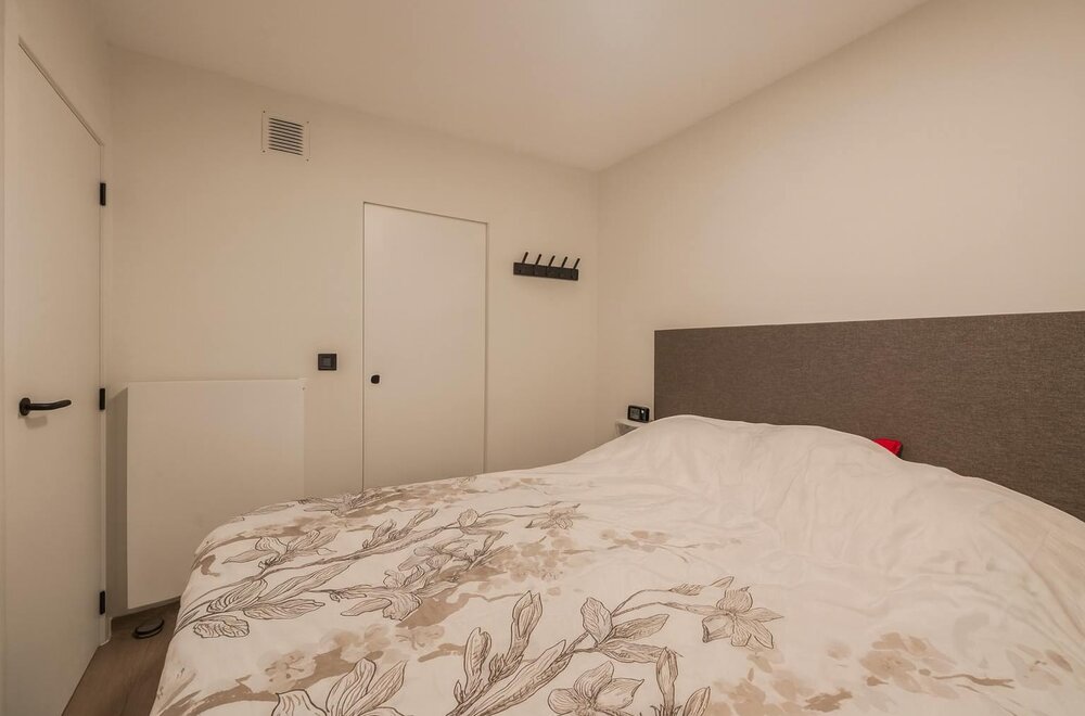 lichtrijk-appartement-met-aparte-slaapruimte-te-middelkerke-003.jpg