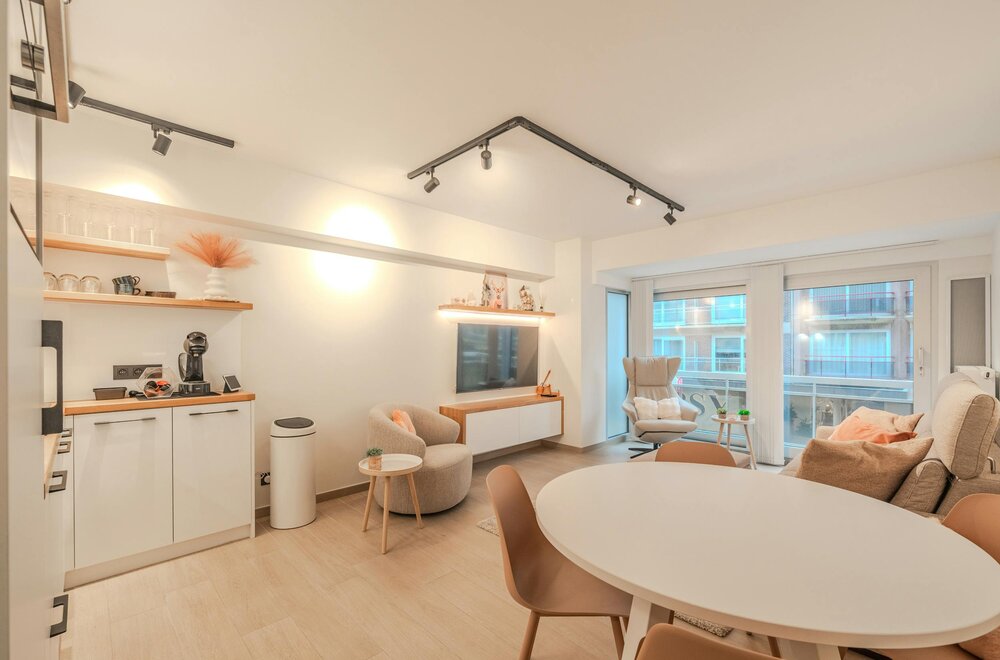 lichtrijk-appartement-met-aparte-slaapruimte-te-middelkerke-005.jpg