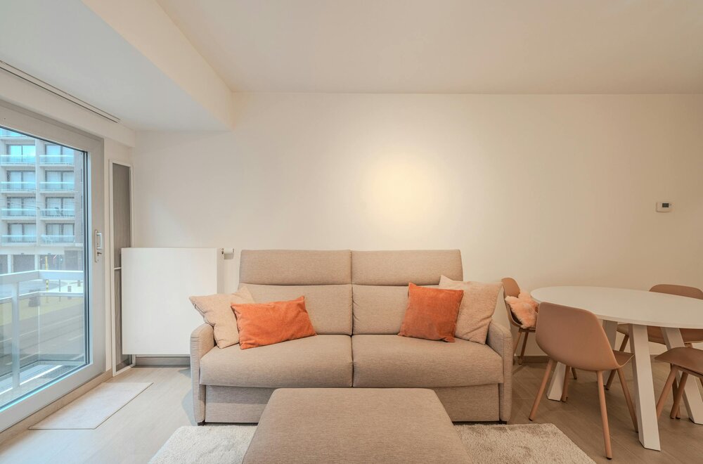 lichtrijk-appartement-met-aparte-slaapruimte-te-middelkerke-007.jpg