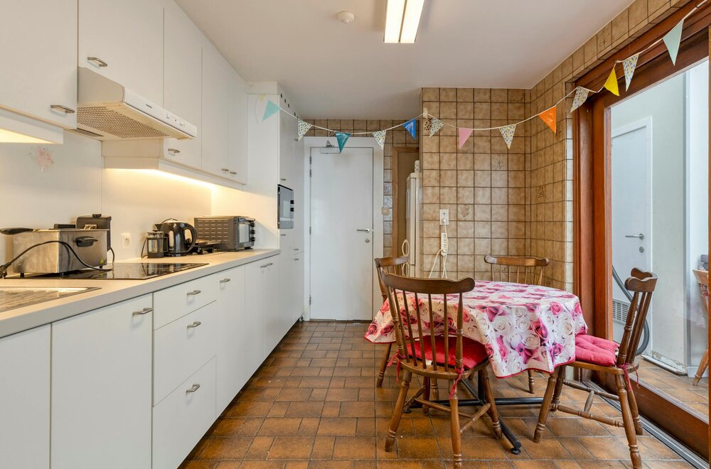 gezellig-studentenhuis-met-5-vergunde-kamers-te-koop-008.jpg