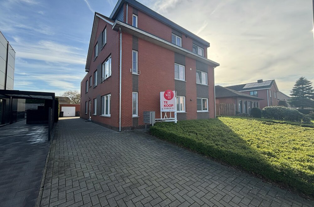 appartement-met-2-slaapkamers-en-garage-te-koop-in-loenhout001.jpg