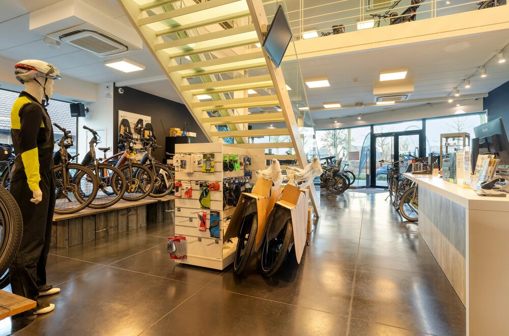 patrimoniumvennootschap-met-verhuurd-handelspand-op-zichtlocatie-in-lommel-te-koop005.jpg