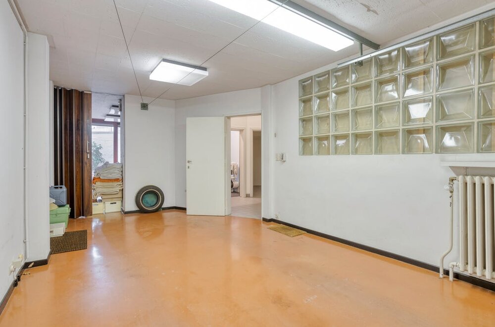 uniek-opbrengstgebouw-op-toplocatie-met-garage-in-strombeek006.jpg