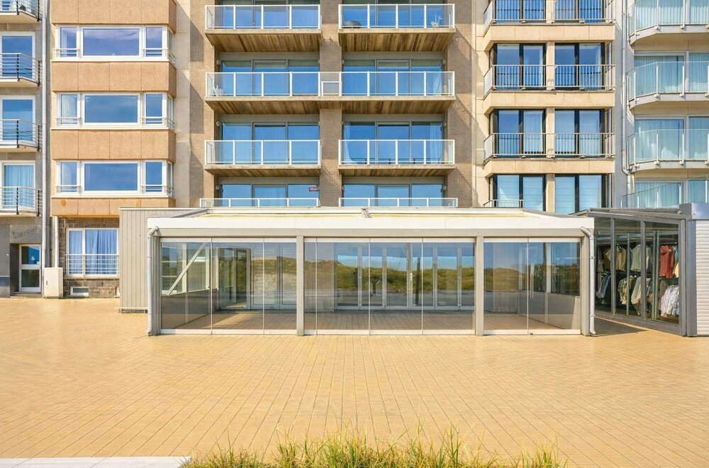 riant-handelspand-op-de-zeedijk-van-nieuwpoort-220-m-te-koop001.jpg