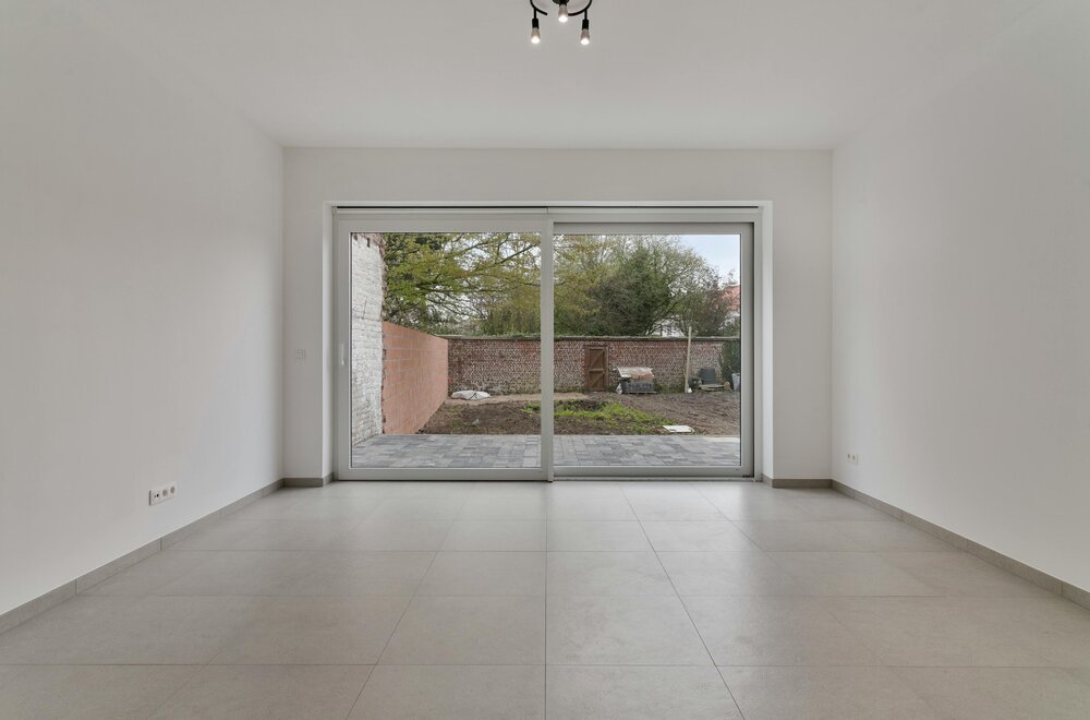 nieuw-appartement-te-koop-in-vlamertinge-met-leuke-tuin-003.jpg