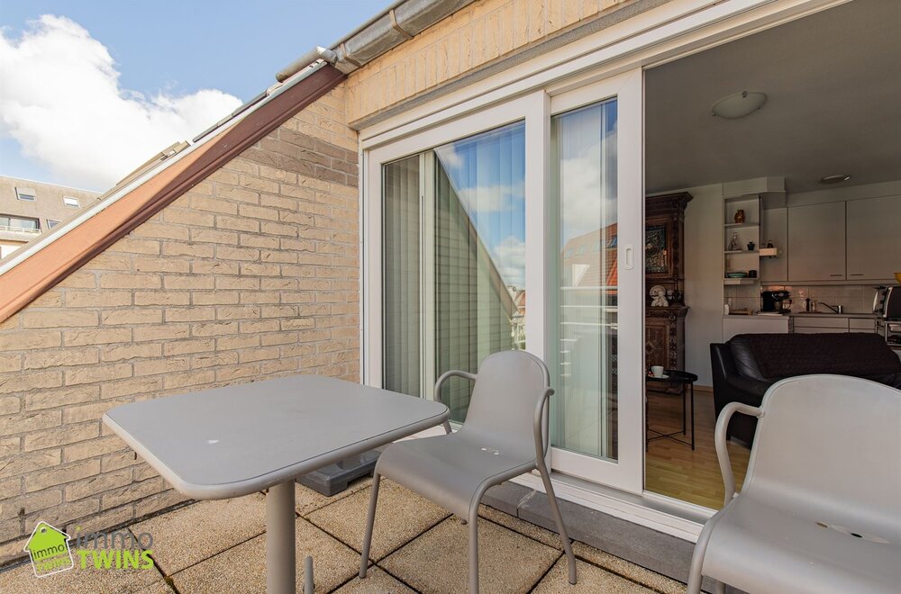 ruim-duplex-appartement-met-terras-te-bredene-007.jpg